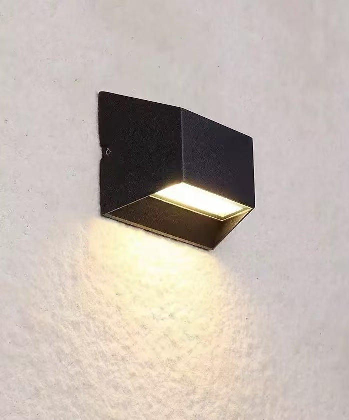 Bravo IP65 - Outdoor Wall Lamp